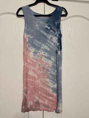 Thread & Supply Light Blue and White Tie-Dye Tee